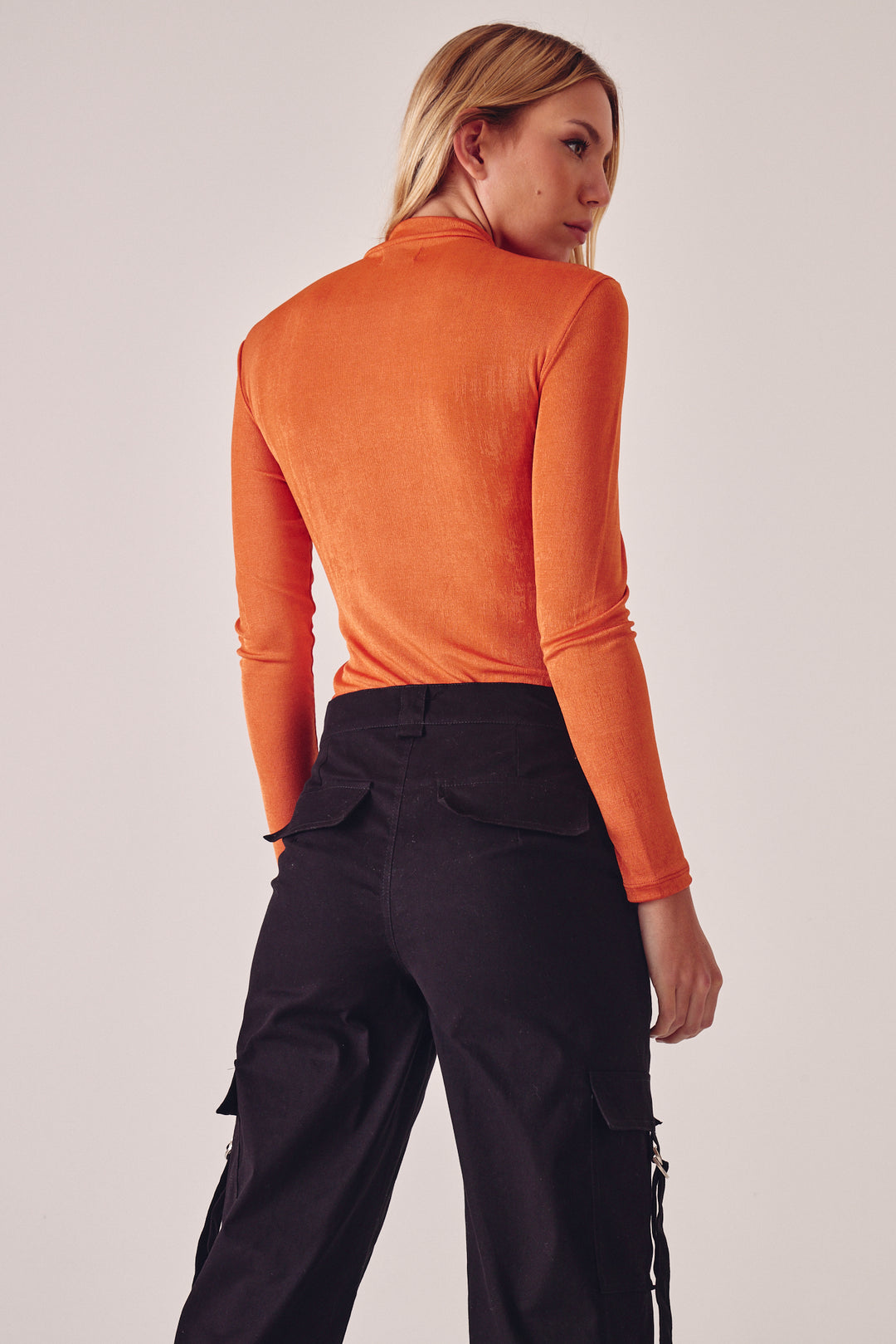 Top Studio Naranja