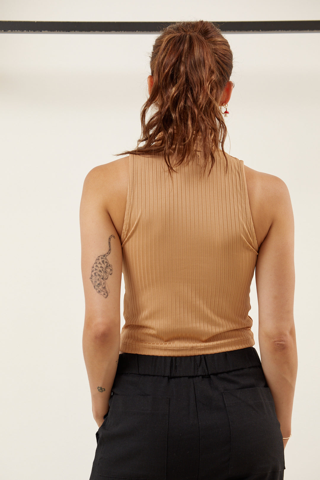 Musculosa Lotus Tostado